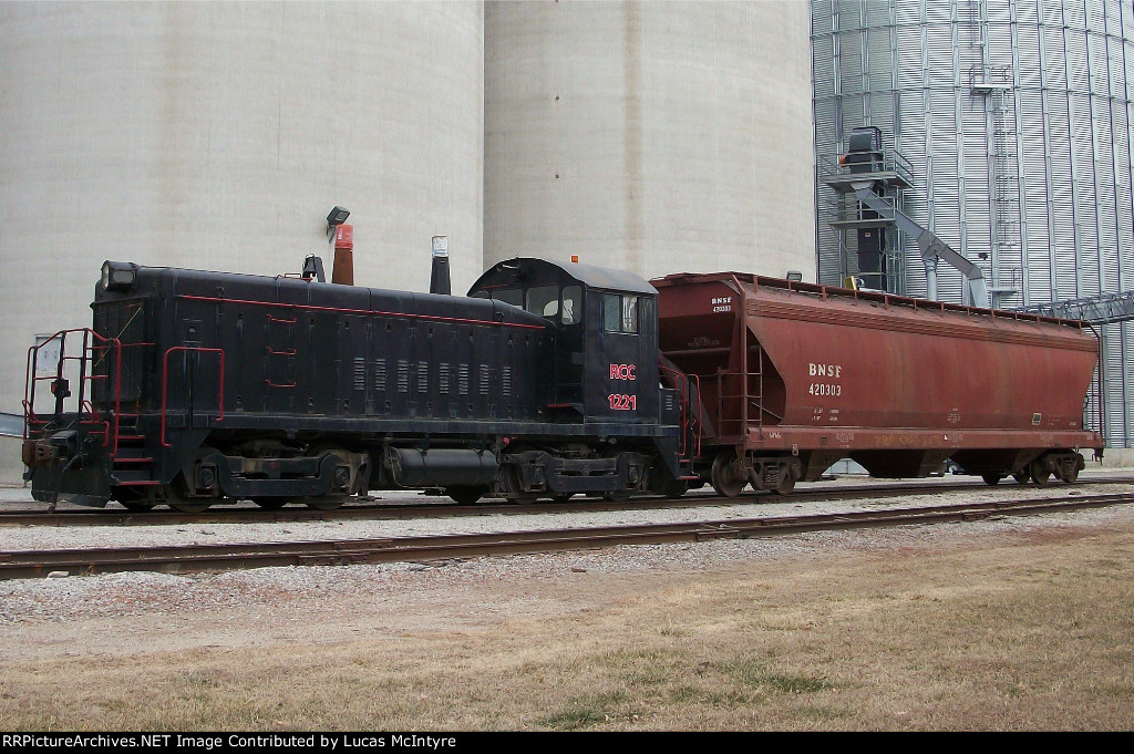 RCC 1221 grain elevator switcher power